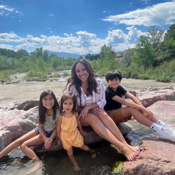 meet  the  p o s h e r 🌸 - Picture 8 of 9